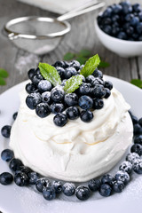 Pavlova meringue cake with fresh berries