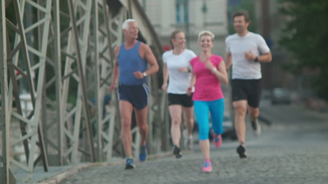 people group jogging