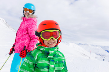 Fototapeta na wymiar Kids at ski resort