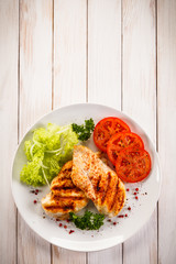 Grilled chicken fillet and vegetables 