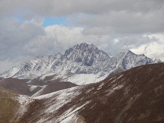 Fototapeta premium Daxue Shan range in Tibet, Sichuan, China