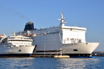 Круизные корабли