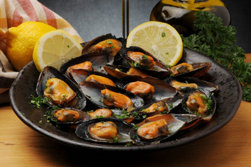Mytilus galloprovincialis Mediterreense mossel Miesmuscheln aus Galicien Черноморская мидия 地中海貽貝 Peoci ムラサキイガイ Diepwatermossel Cozze صدف سیاه مدیترانه