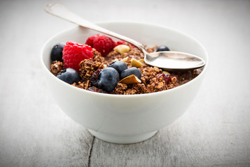 Müsli mit Beeren - Cereals with berries