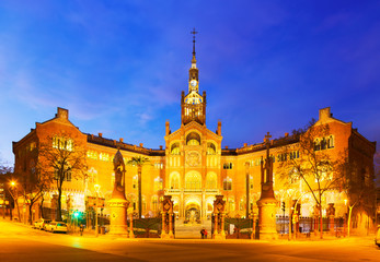 Fototapeta na wymiar Main facade of Hospital de Sant Pau in night