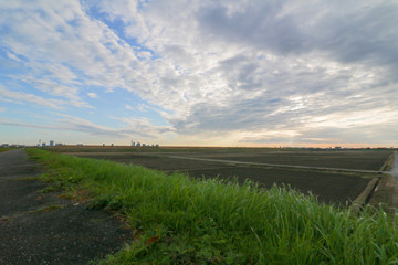Fototapeta premium 空と土手