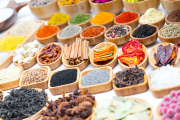 Gewürze und Kräuter