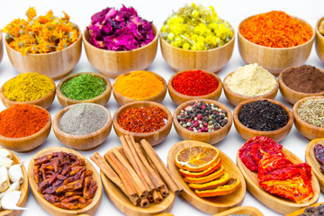 Gewürze und Kräuter