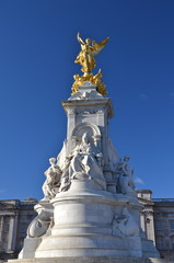 Obraz premium Nike (Goddess of Victory) Statue on the Victoria Monument Memorial outside Buckingham Palace, London 