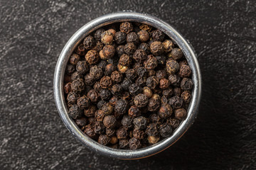 粒黒こしょう Black pepper of the grain　