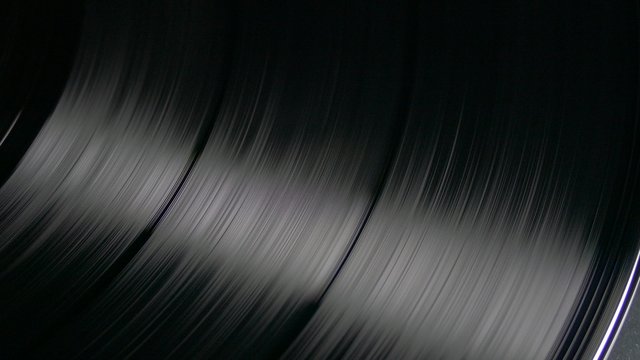 Ungraded: Vinyl record spinning on a turntable at 33 RPM. Audio tracks.

Source: Lumix DMC, ungraded H.264 from camera without re-encoding.