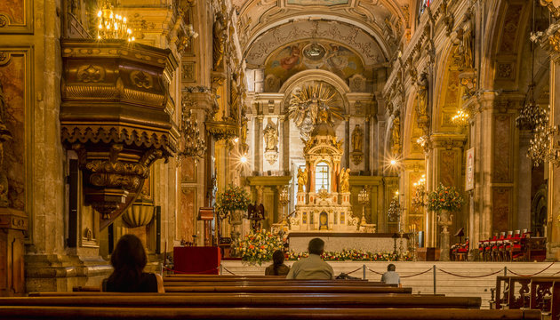 THE METROPOLITAN CATHEDRAL &ndash; Nov 14, 2015: The cathedral is one of Santiago's main tourist attractions.