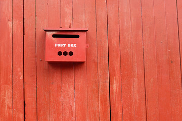 Red Mail box