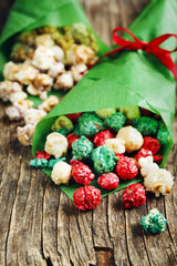 Christmas popcorn and white chocolate and peppermint popcorn