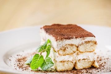 tiramisu cake