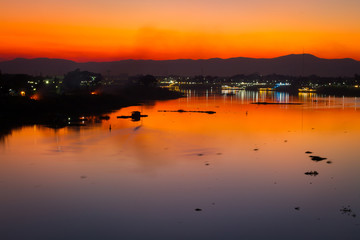 Naklejka premium Beautiful landscape of chao phraya river in the evening