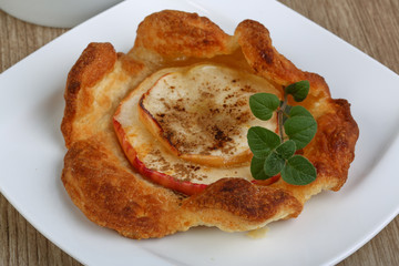 Apple pastry