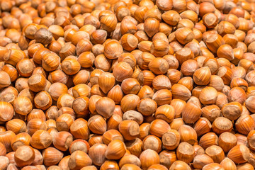 Haselnüsse in einem Verkaufsstand