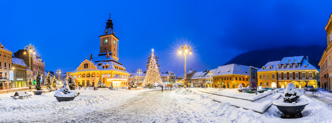 Christmas Market, Brasov, Romania - obrazy, fototapety, plakaty