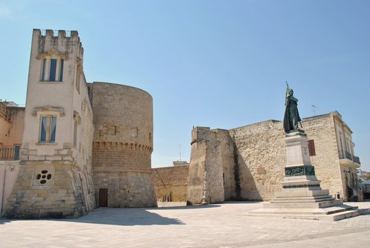 Statua eroi e martiri di Otranto