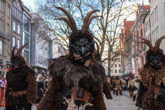 Perchten oder Krampus?