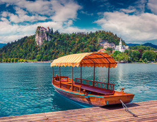 Naklejka premium Lake Bled (Blejsko jezero) is a glacial lake