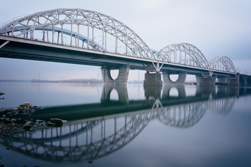 Darnytskyibrücke in Kiew, Ukraine.