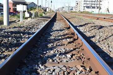 常磐線の線路（複線）／茨城県で常磐線の線路（複線）を撮影した写真です。JR佐貫駅近く（牛久駅方面）の踏切から撮影した写真です。