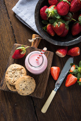 Strawberry milkshake and homemade cookies