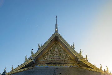 Fototapeta premium Roof Buddhist temple .