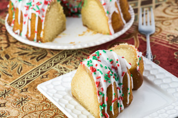 Vanila bundt cake.