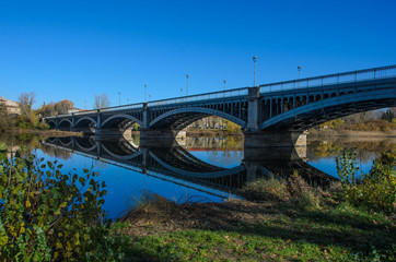 Fototapeta na wymiar Puente en Salamanca