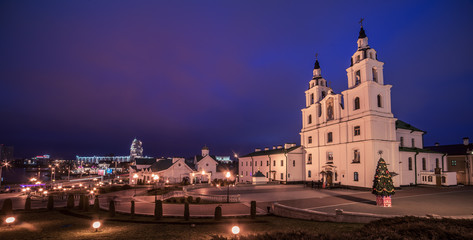 Fototapeta na wymiar Minsk, Belarus: Orthodox cathedral of the Holy Spirit in sunset