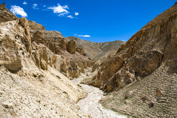 Kamienna dolina w księstwie Mustangu