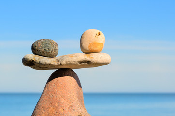 Stones in equilibrium