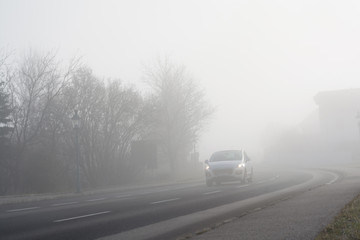 Nebel für Autofahrer