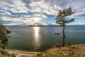 The Lake Baikal. Mountains, Islands and waves. Russia.Озеро Байкал. Горы, острова и волны. Россия.