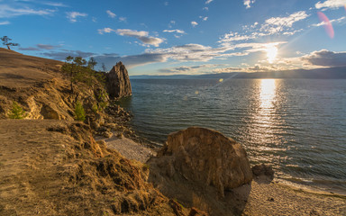 Озеро Байкал. Горы, острова и волны. Россия.The Lake Baikal. Mountains, Islands and waves. Russia.