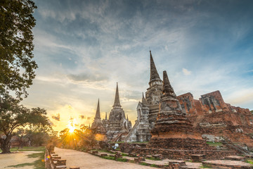 Wat Phra Si Sanphet in in Ayutthaya, Thailand - obrazy, fototapety, plakaty