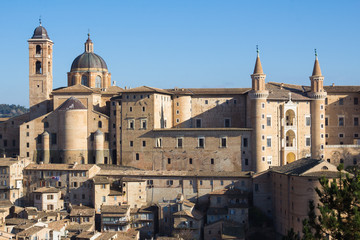 Fototapeta na wymiar Centro storico di Urbino nelle marche