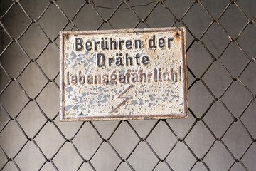 Warnschild Strom