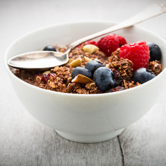Müsli mit Beeren - Cereals with berries