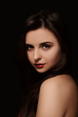 Obraz premium Szczegół portret pięknej kobiety z czerwoną szminką