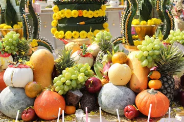 Fototapeten fruits are sacrificial offering in warship © dommon44