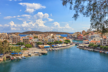 Fototapeta na wymiar View over Agios Nikolaos harbour, Crete