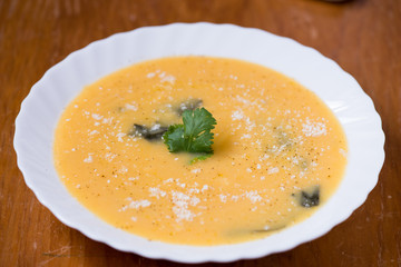 puree soup with spinach and parmesan cheese