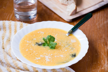 puree soup with spinach and parmesan cheese