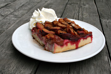 organic, lifestyle, pflaumenkuchen, urban, bio-lebensmittel, zwetschgenkuchen, schlagsahne,...