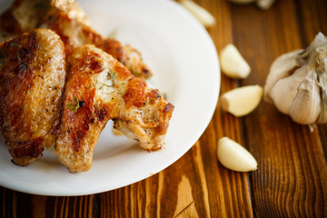 fried chicken wings with garlic 