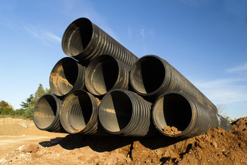 tubature in un cantiere edile